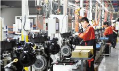 彈簧平衡器助力電動汽車組裝